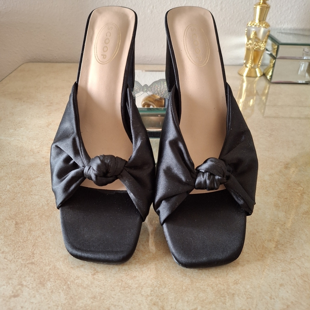 Scoop Knot Front Slip-on Sandal, Black,  Size 10